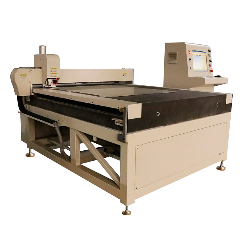 玻璃切割机生产中造成玻璃划伤的因素 玻璃切割机生产中造成玻璃划伤的因素